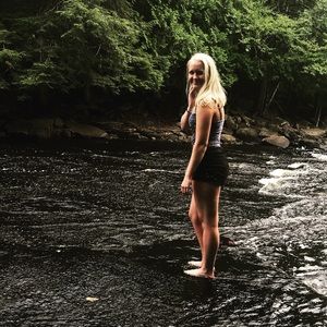 Meet your Posher, Rachel